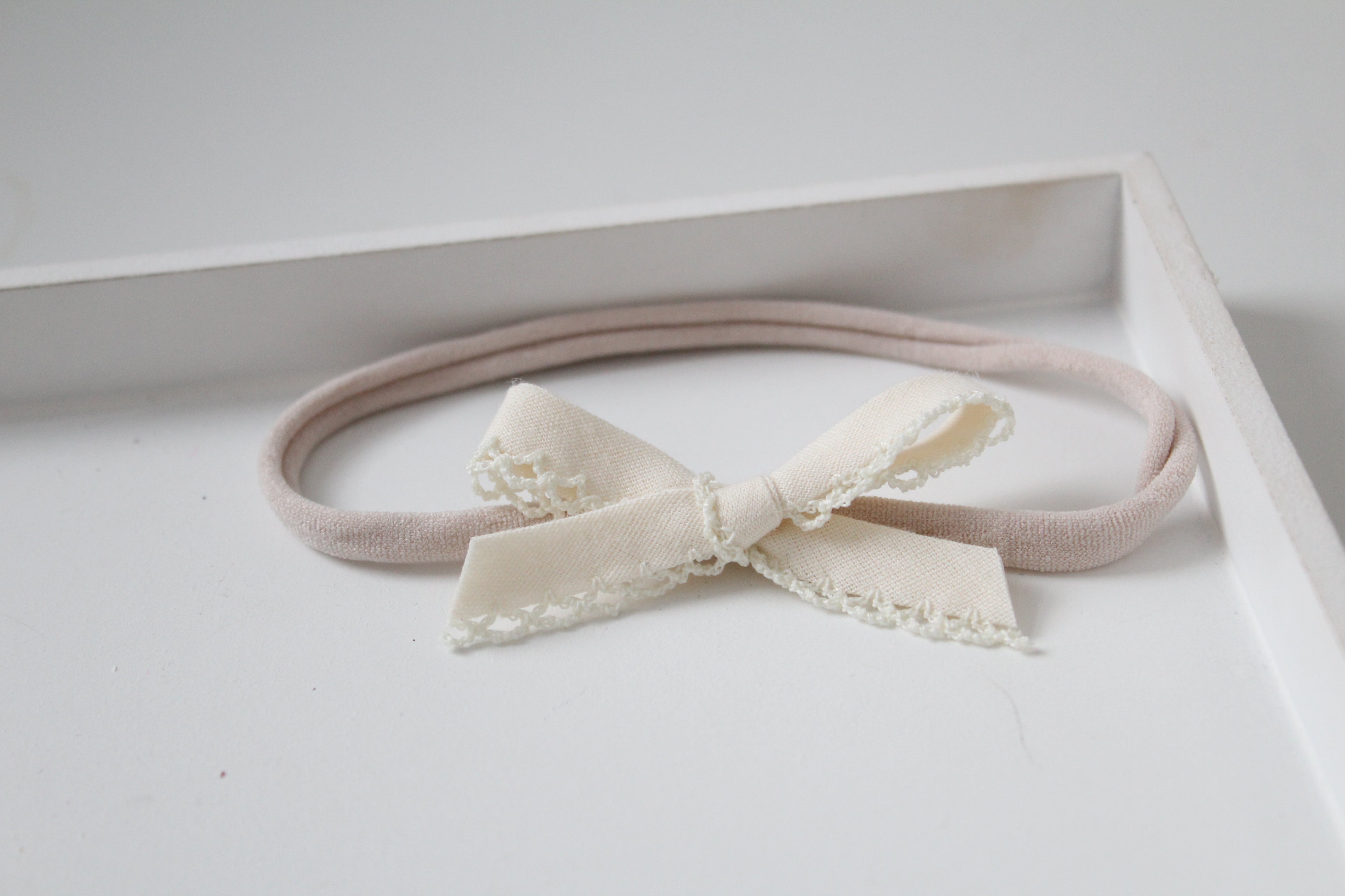 Hand tied bows | 16 Colours
