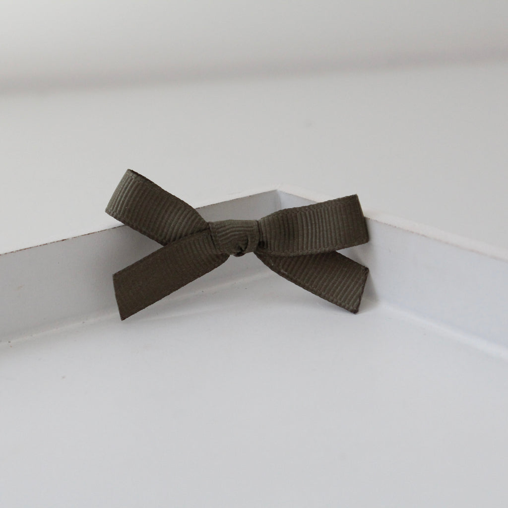 Hand tied ribbon bow clips | 41 Colours