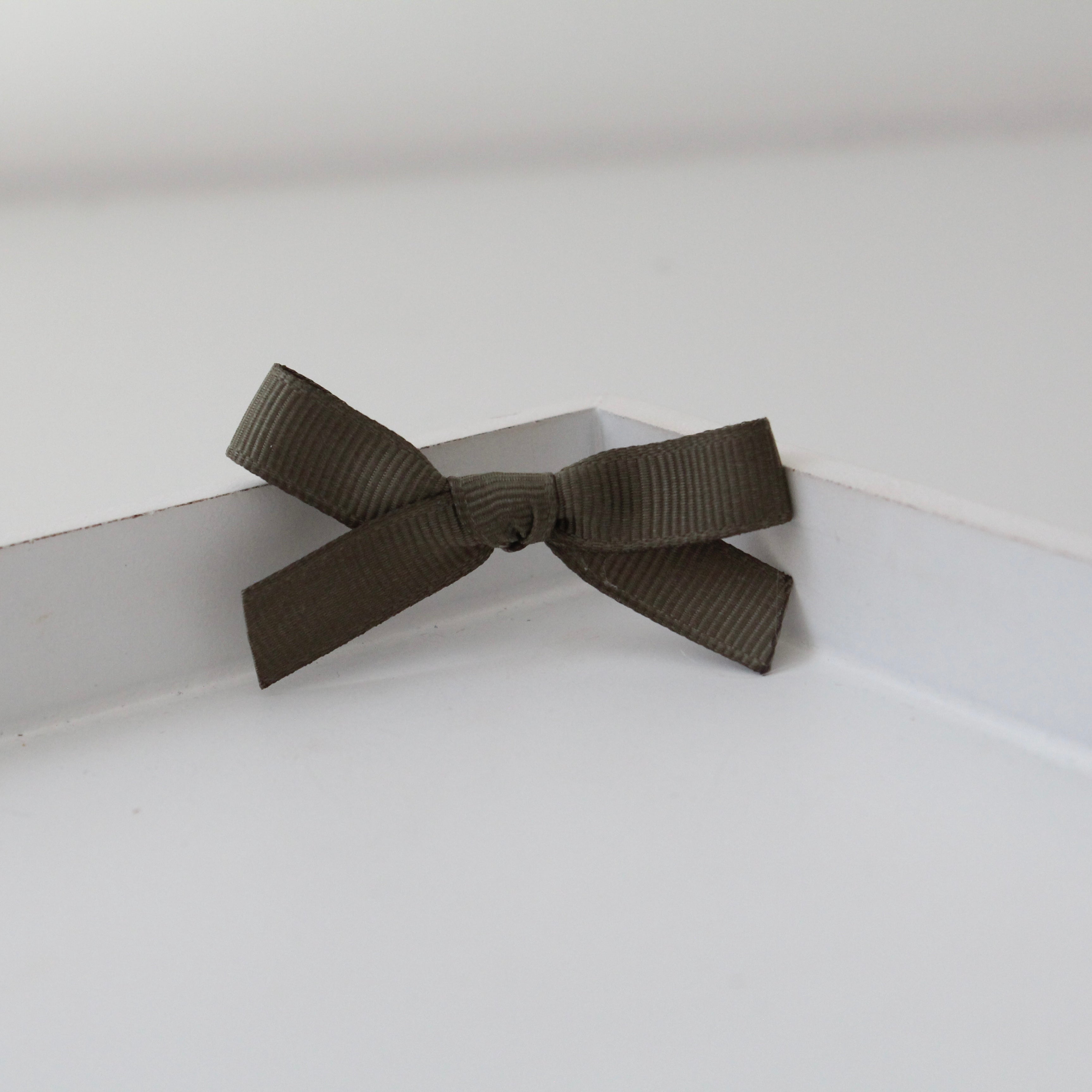 Hand tied ribbon bow clips | 41 Colours