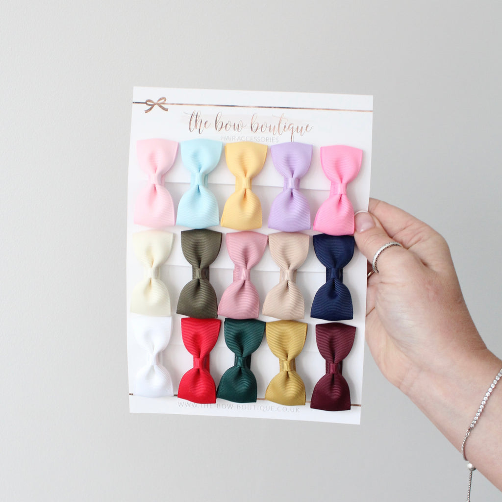 Seasonal set of 15 pinch bows | clips or bobbles.