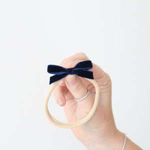 My first mini velvet bows - 14 Colours