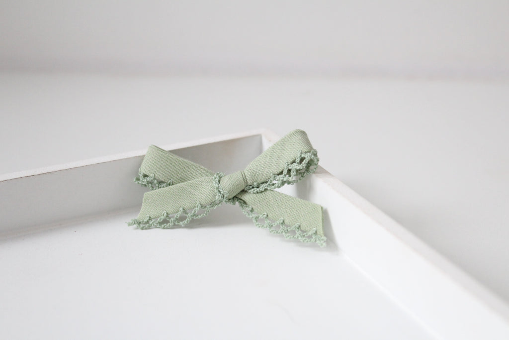 Hand tied bows | 16 Colours