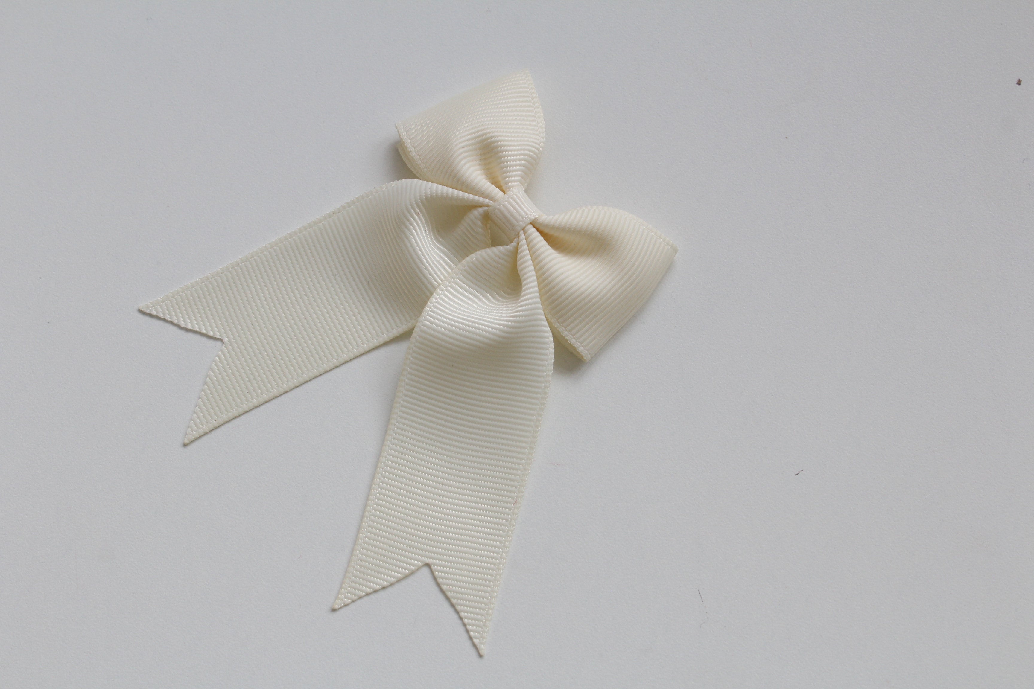 Personalised tail pinch ribbon bows | 33 colours