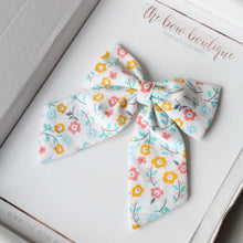 Load image into Gallery viewer, Posy Fleur Signature Bow