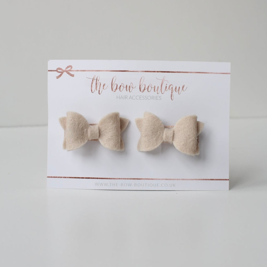 My first pigtail clip set | Beige petite deluxe