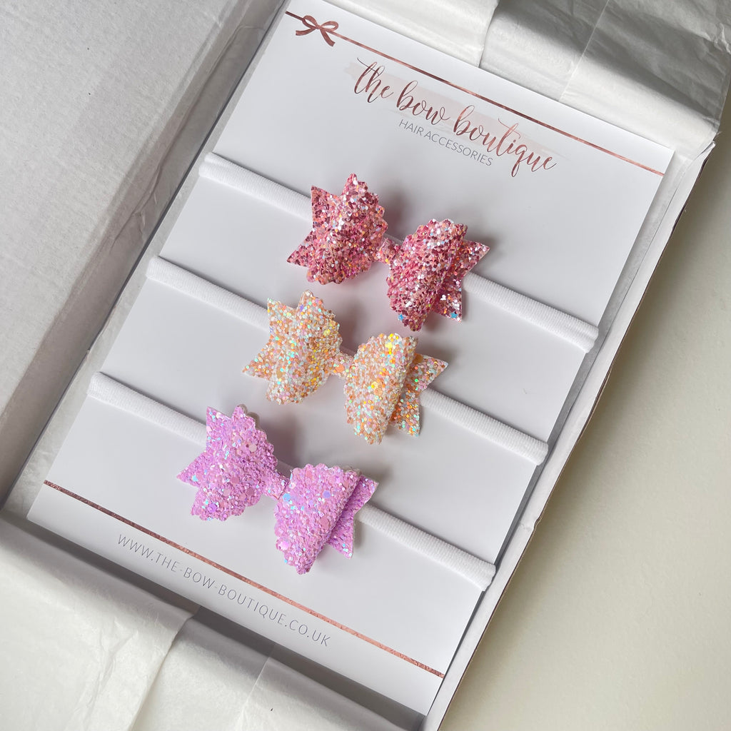 Small scalloped glitter bows set of 3