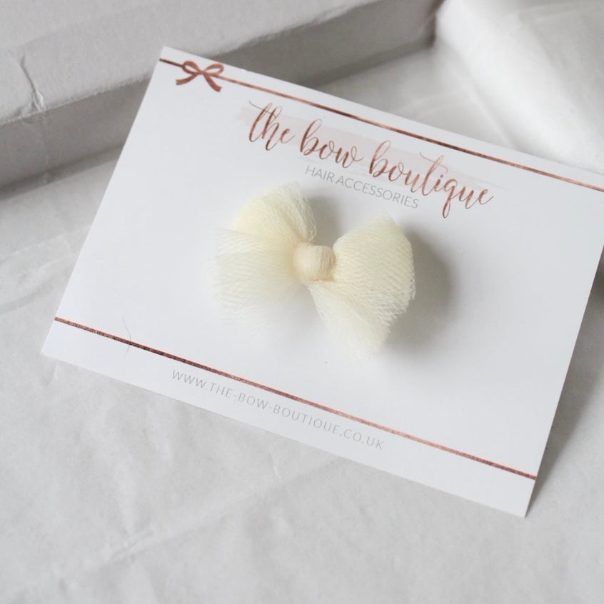 Cream tulle bow | 2 sizes | Clip or headband