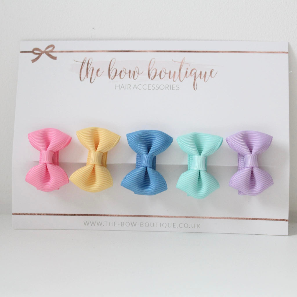 My first holiday mini pinch bows I clips or bobbles