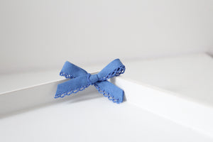 Hand tied bows (16 Colours)