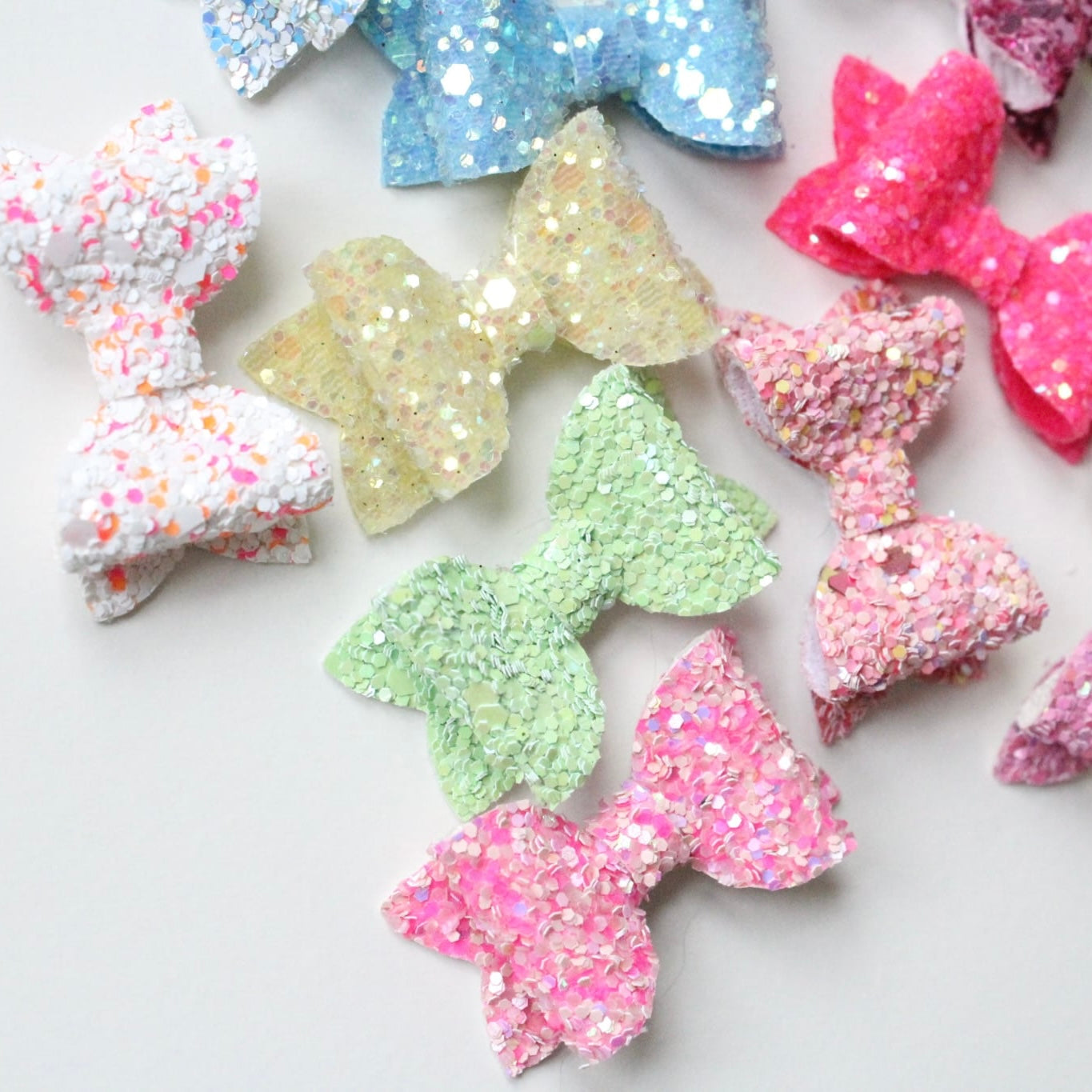 Limited edition | Petite deluxe glitter bows | 11 Colours | Clip or Bobble