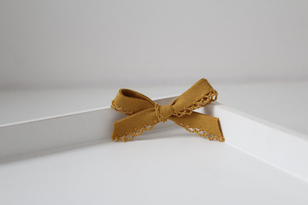 Hand tied bows | 16 Colours
