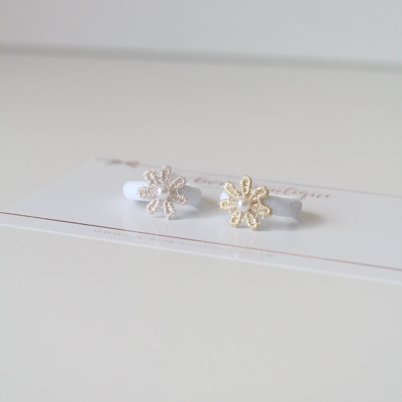 My first delicate bobbles | 2 colours