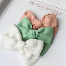 Load image into Gallery viewer, Sweetheart bow set