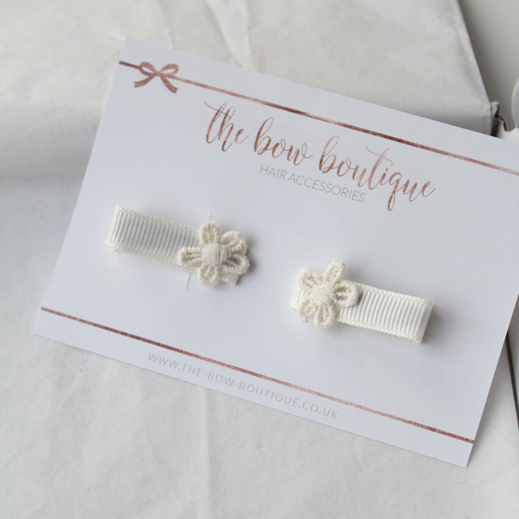 My first pigtail clip set | Cream delicate daisy