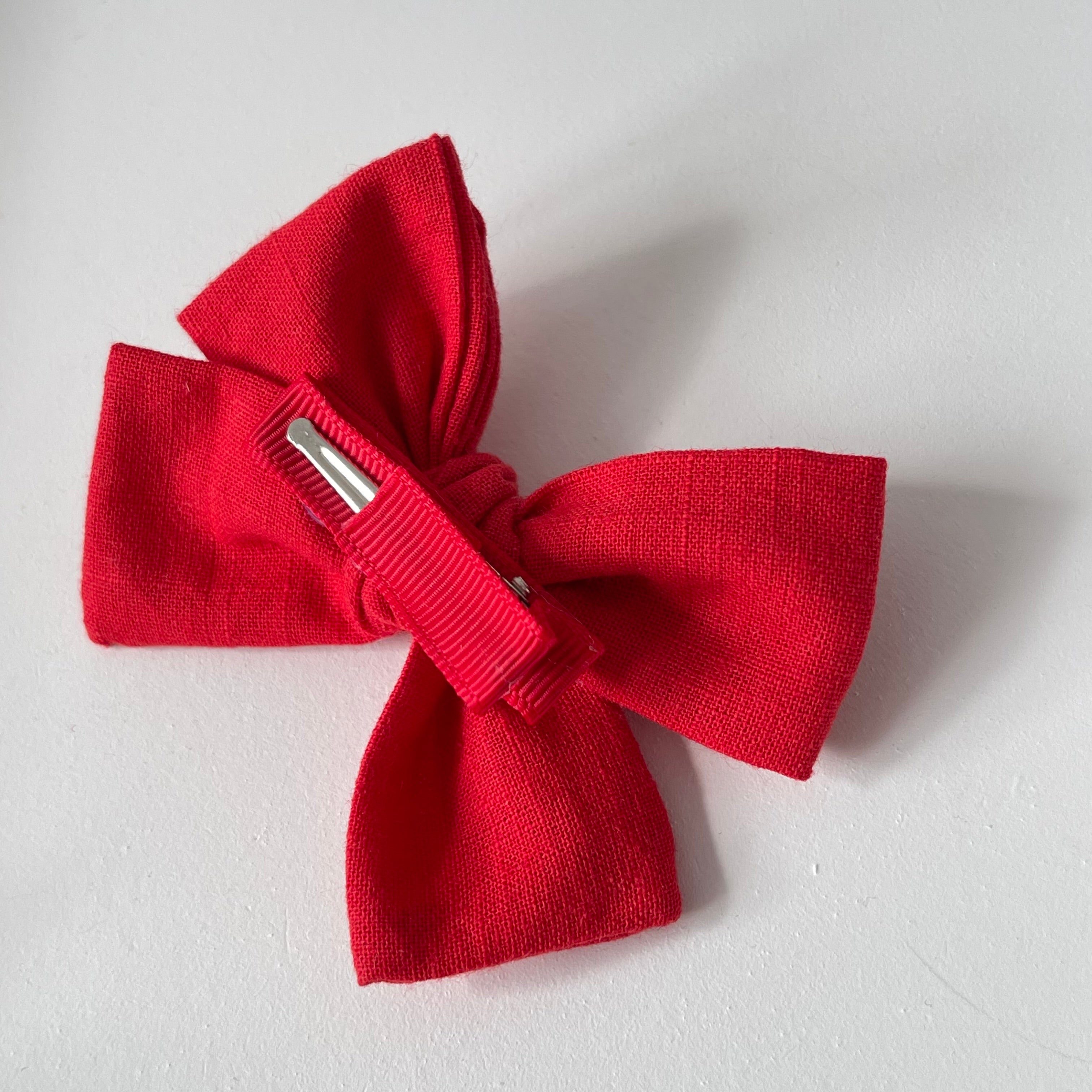 Red bows | 3 Bow styles | Option to personalise | Clip, headband or bobble