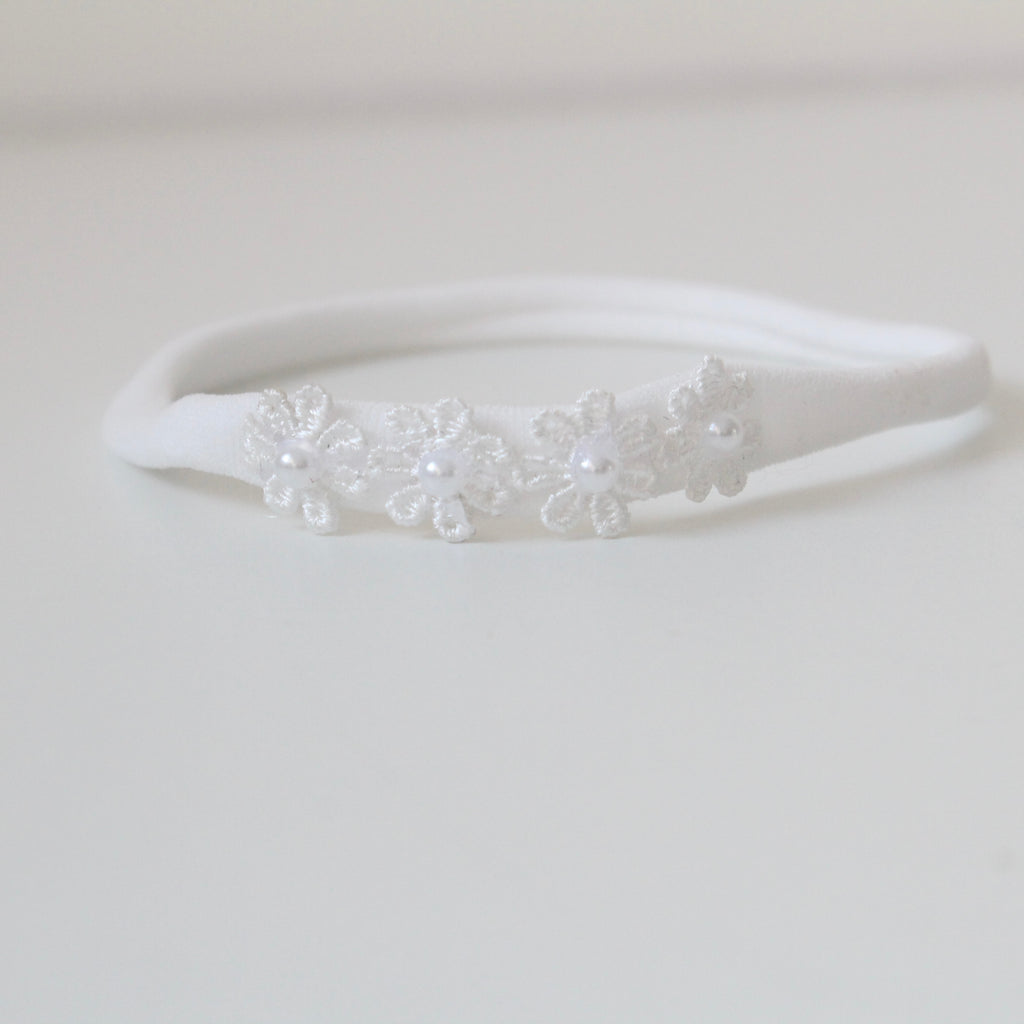 Delicate daisy & pearl  flowers | Clip or headband | 2 Colours