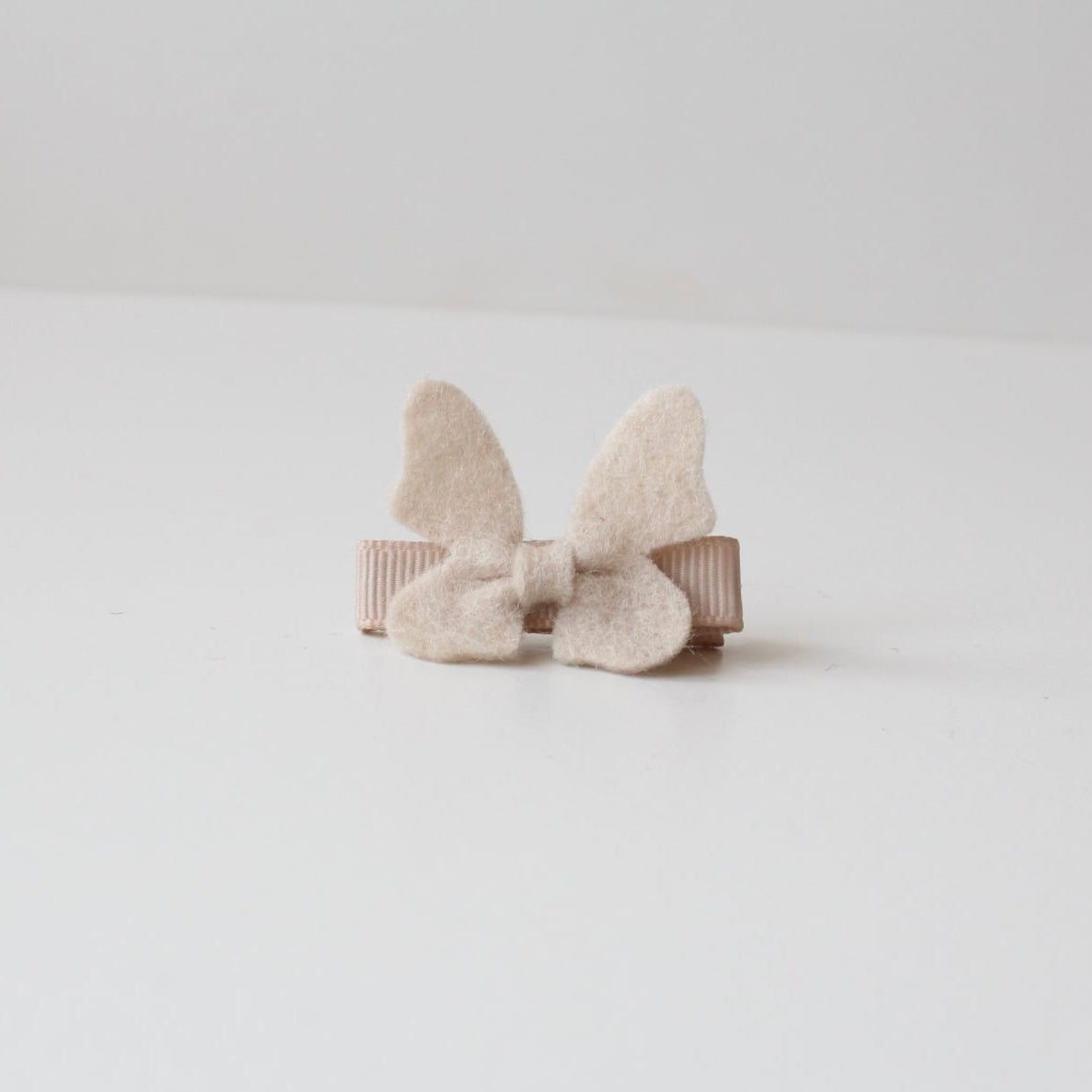 Felt butterflys on lined clip | 26 Colours