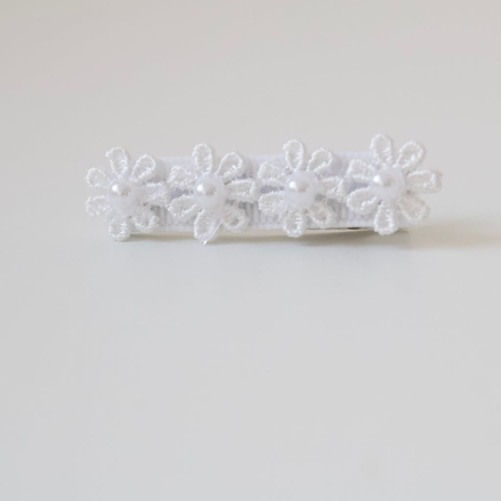 Delicate daisy & pearl  flowers | Clip or headband | 2 Colours