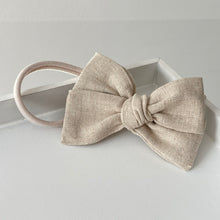 Load image into Gallery viewer, Mini sweetheart bows - 10 Colours