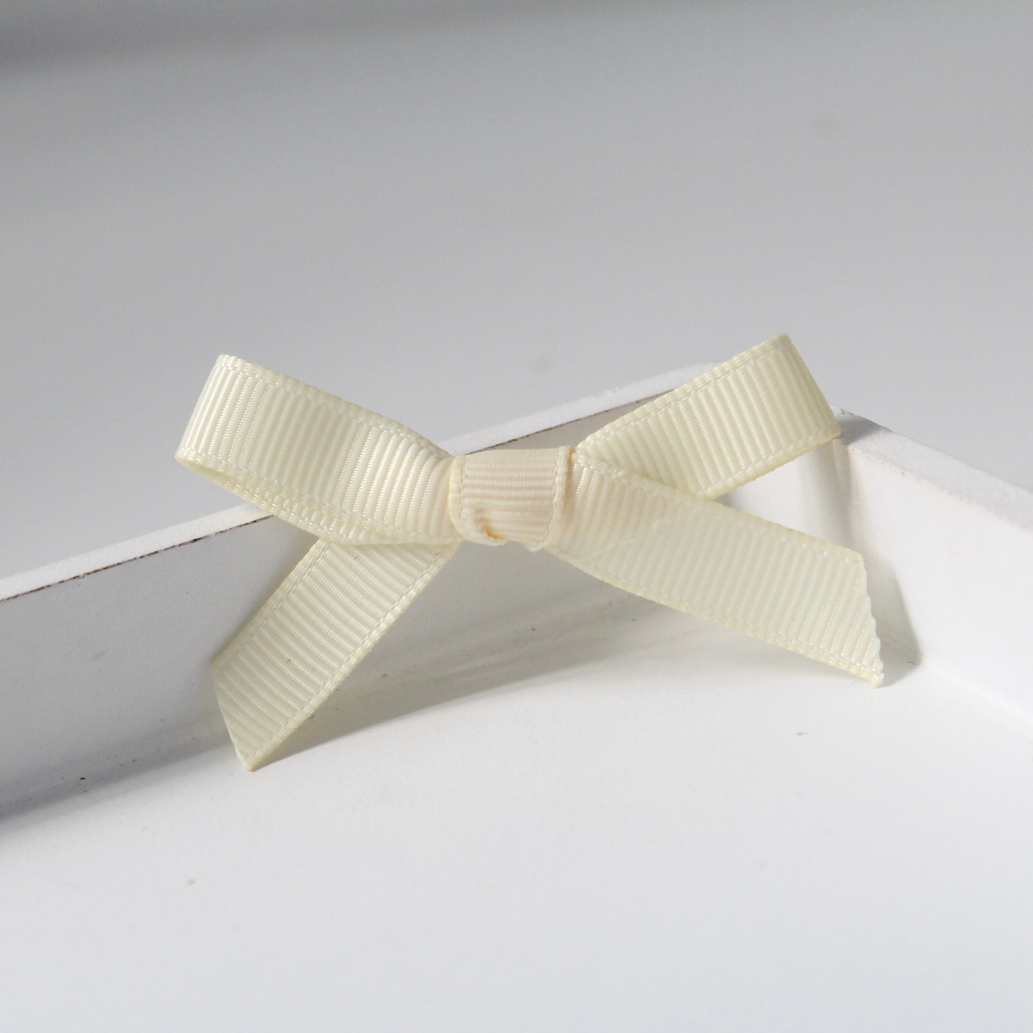 Hand tied ribbon bow clips | 41 Colours