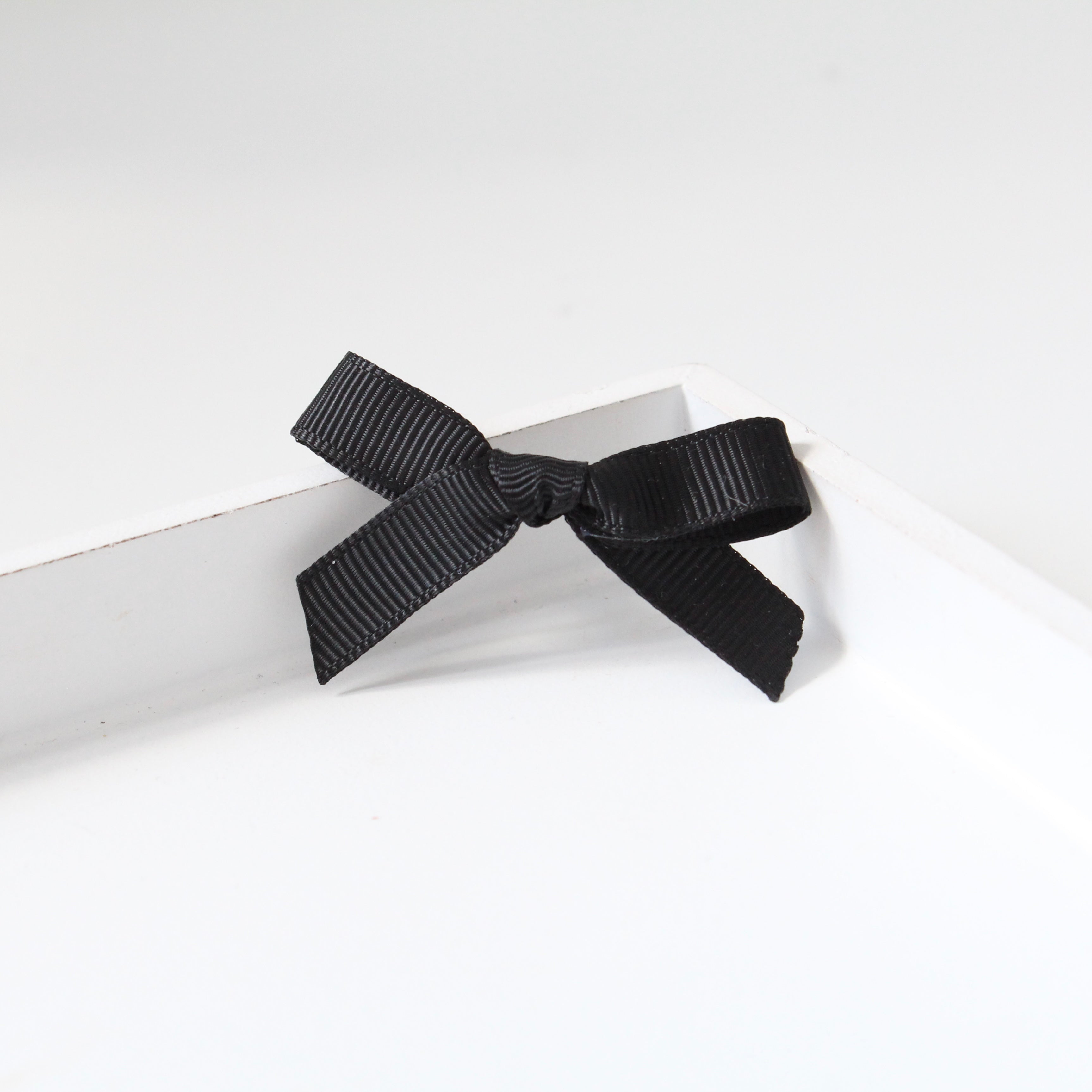 Hand tied ribbon bow clips | 41 Colours