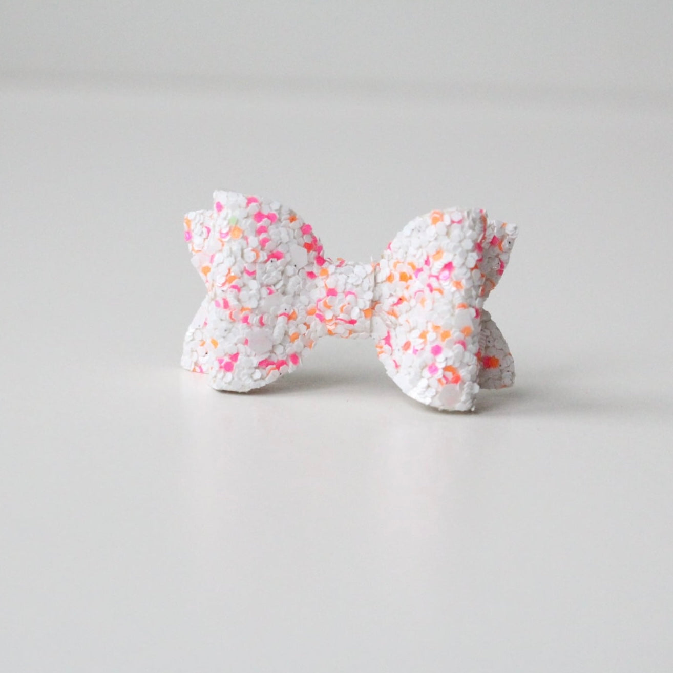 Limited edition | Petite deluxe glitter bows | 11 Colours | Clip or Bobble
