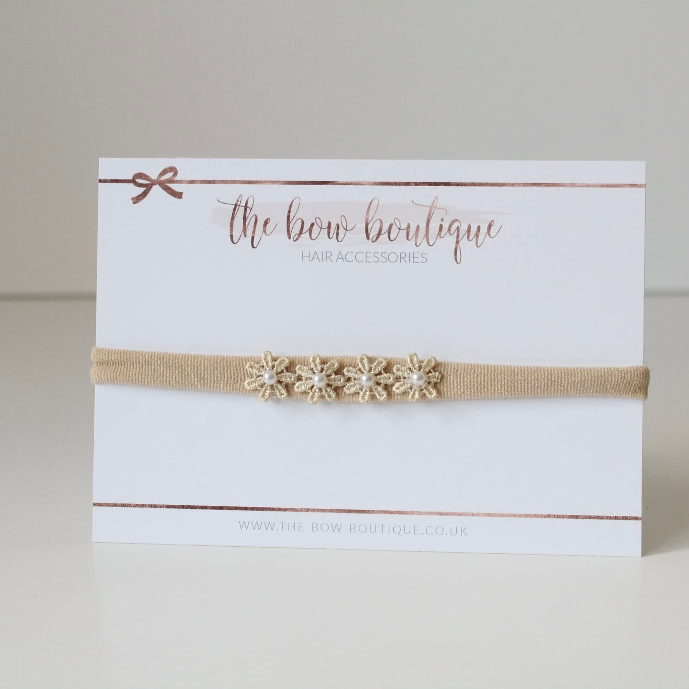 Delicate soft beige daisy & pearl  flowers | Clip or headband