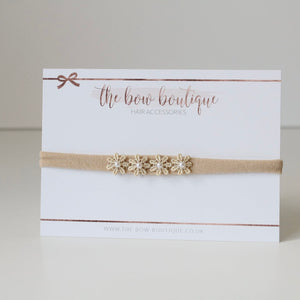 Delicate soft beige daisy & pearl  flowers - Clip or headband
