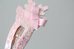 Pinkmas reindeer snappy clip