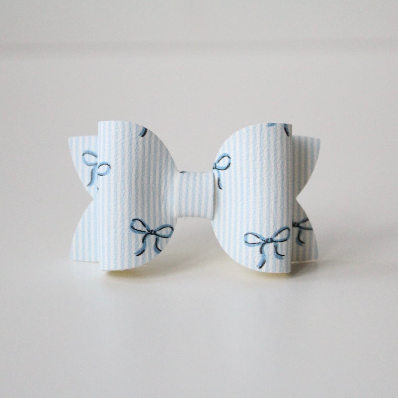 Blue bow medium deluxe bows