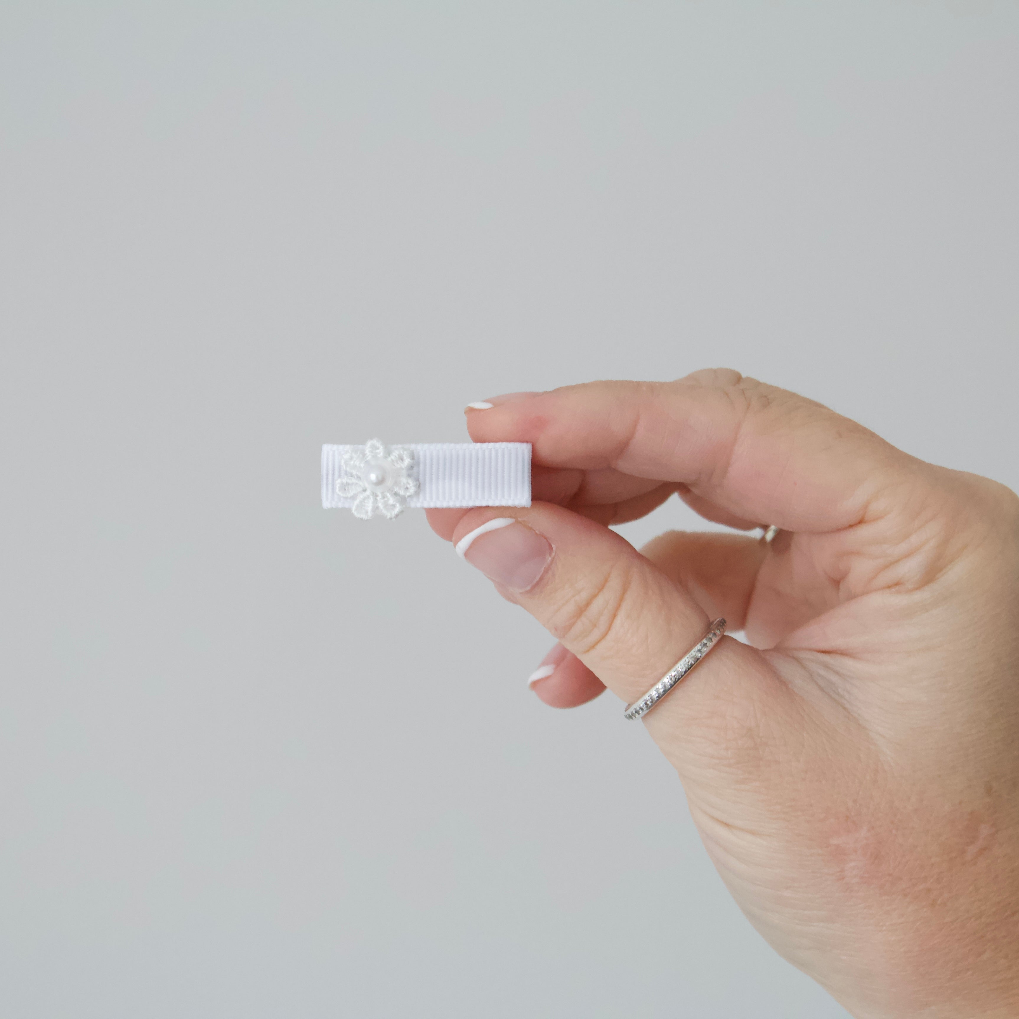 My first delicate flower clip | 4 Colours