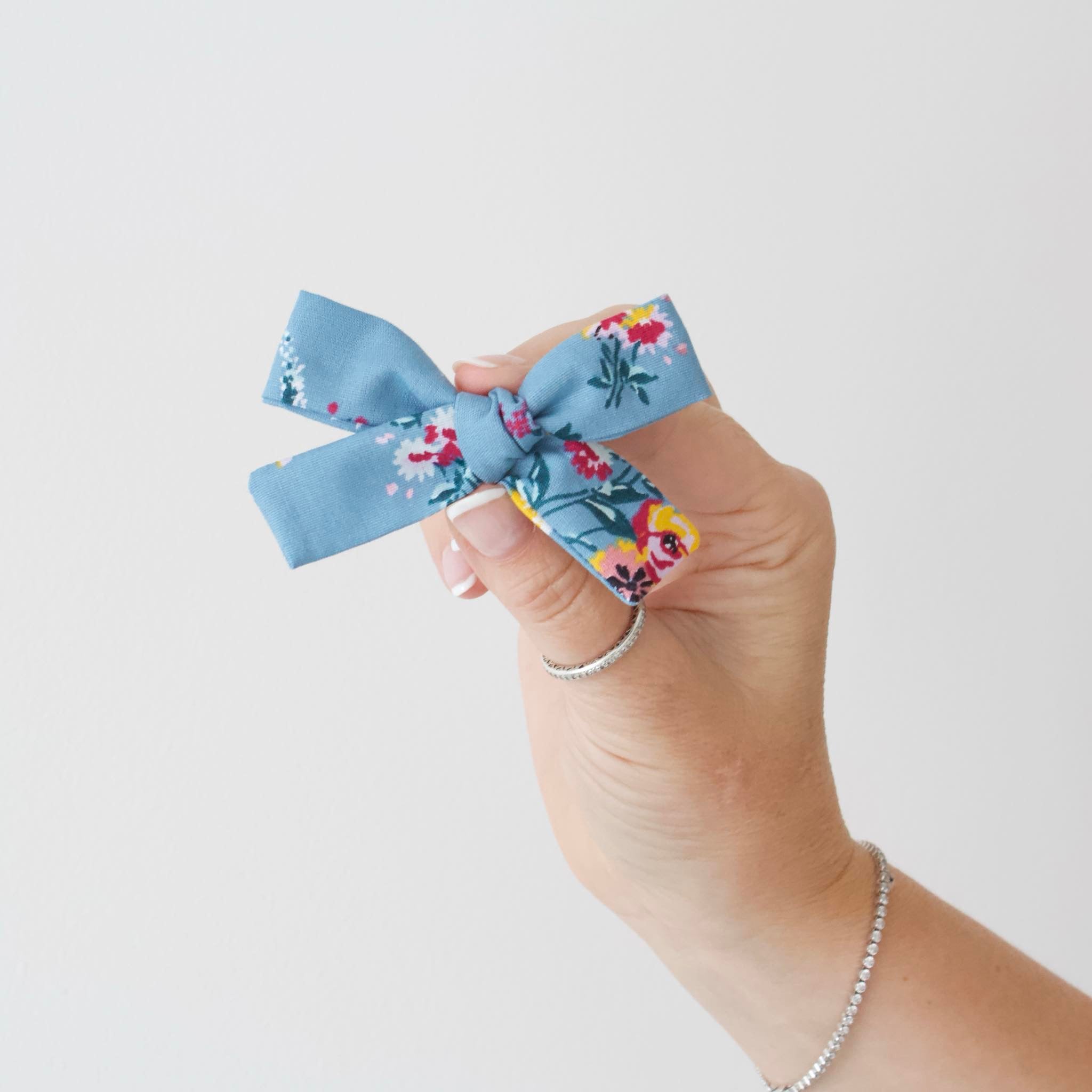 Fern | Timeless bow | Clip, headband or bobble