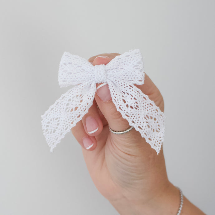 White crochet long tail bow - Occasion