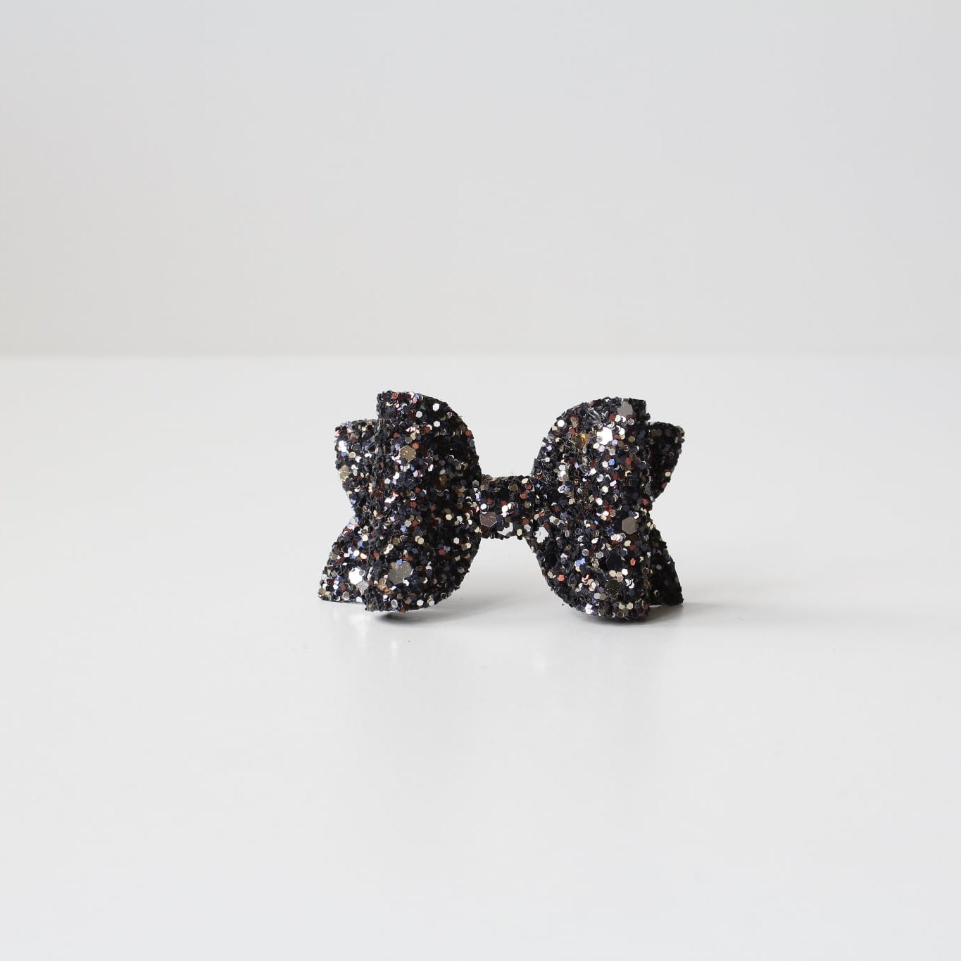 Medium deluxe glitter bows | 20 Colours | Clip or headband