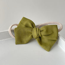 Load image into Gallery viewer, Mini sweetheart bows - 10 Colours