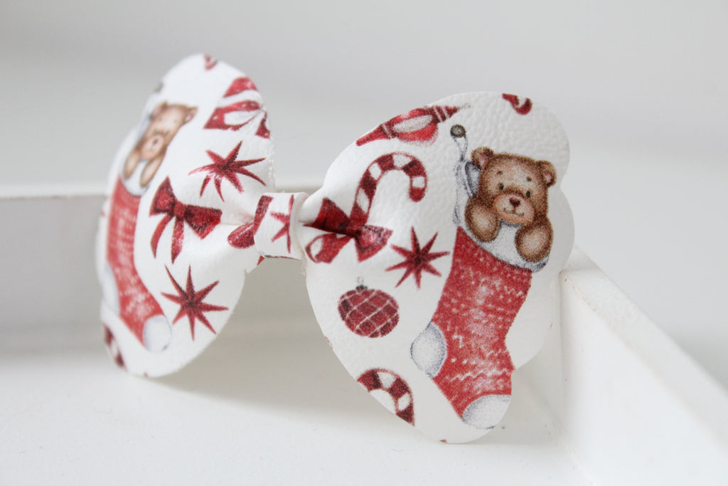 Traditional stocking bear scalloped bows | Clip or headband