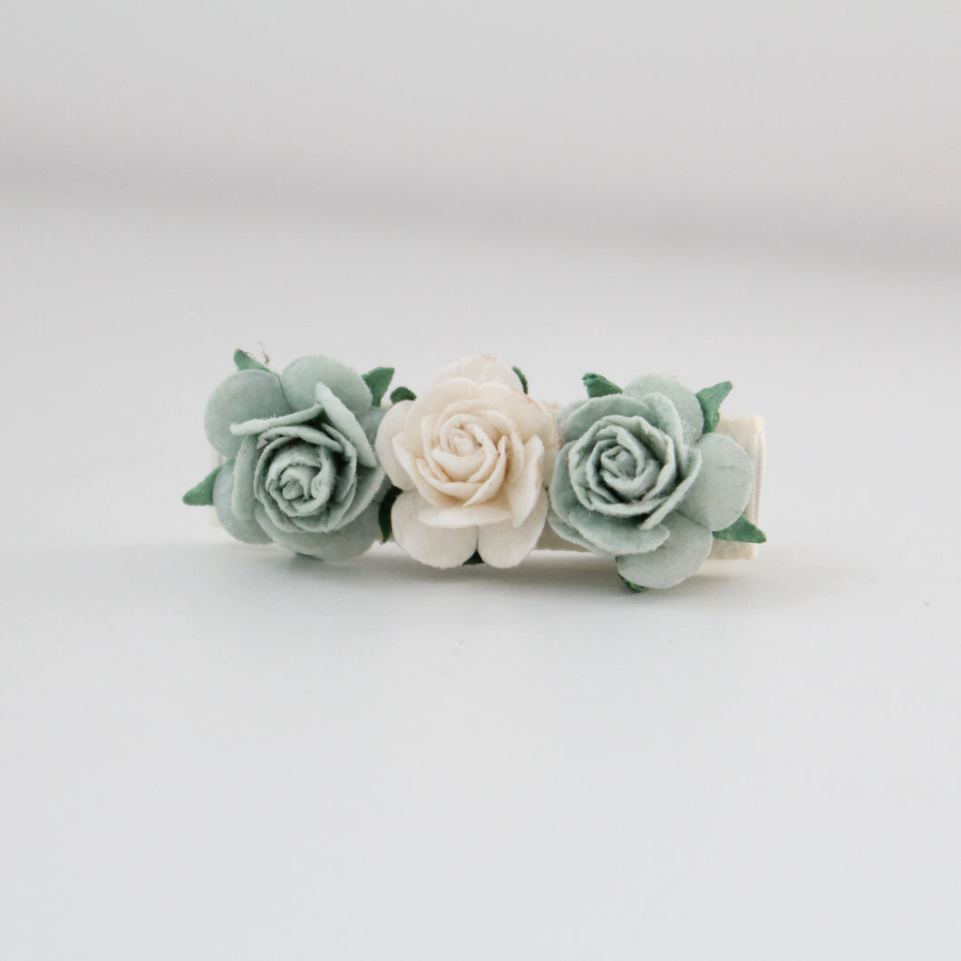 Delicate sage & cream daisy flowers - Clip or headband