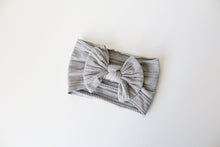 Load image into Gallery viewer, Grey cable headwrap
