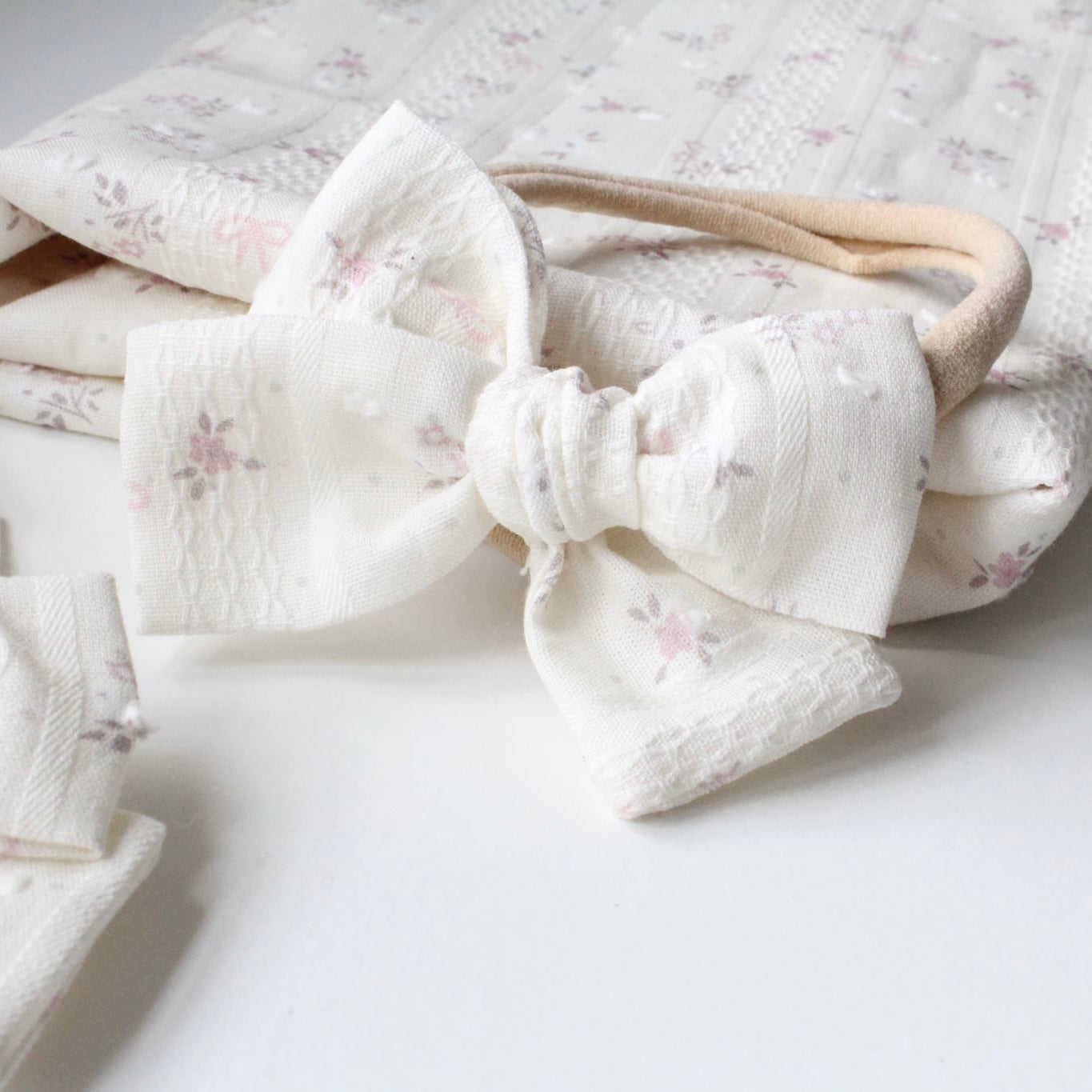 Delicate floral mini sweetheart bow | Clip, Headband & bobble