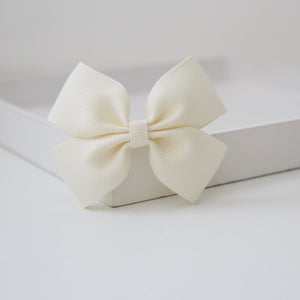 Double pinch ribbon bows 32 colours