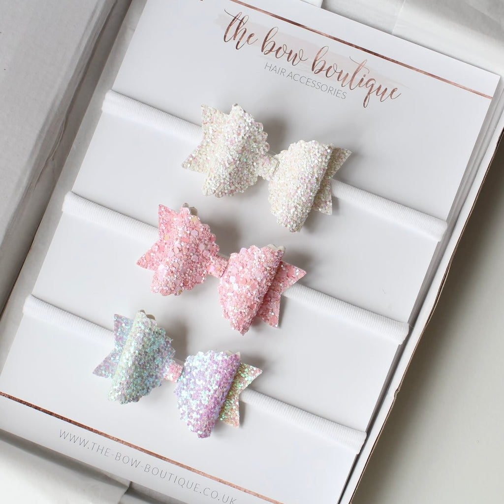 Small scalloped glitter bows set of 3