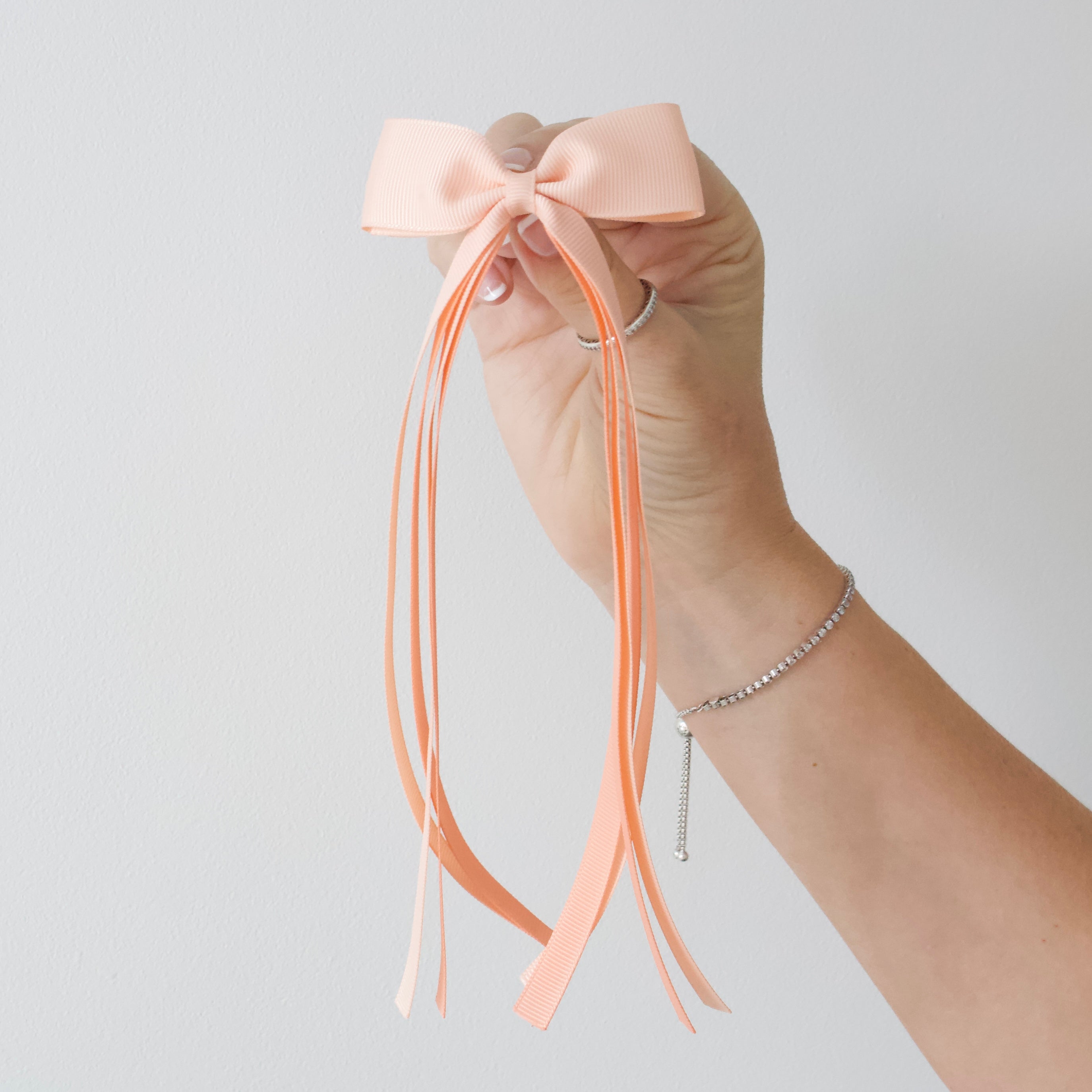 Peach tail pinch ribbon bow | 2 sizes