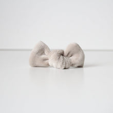 Load image into Gallery viewer, Stone velvet knot bows