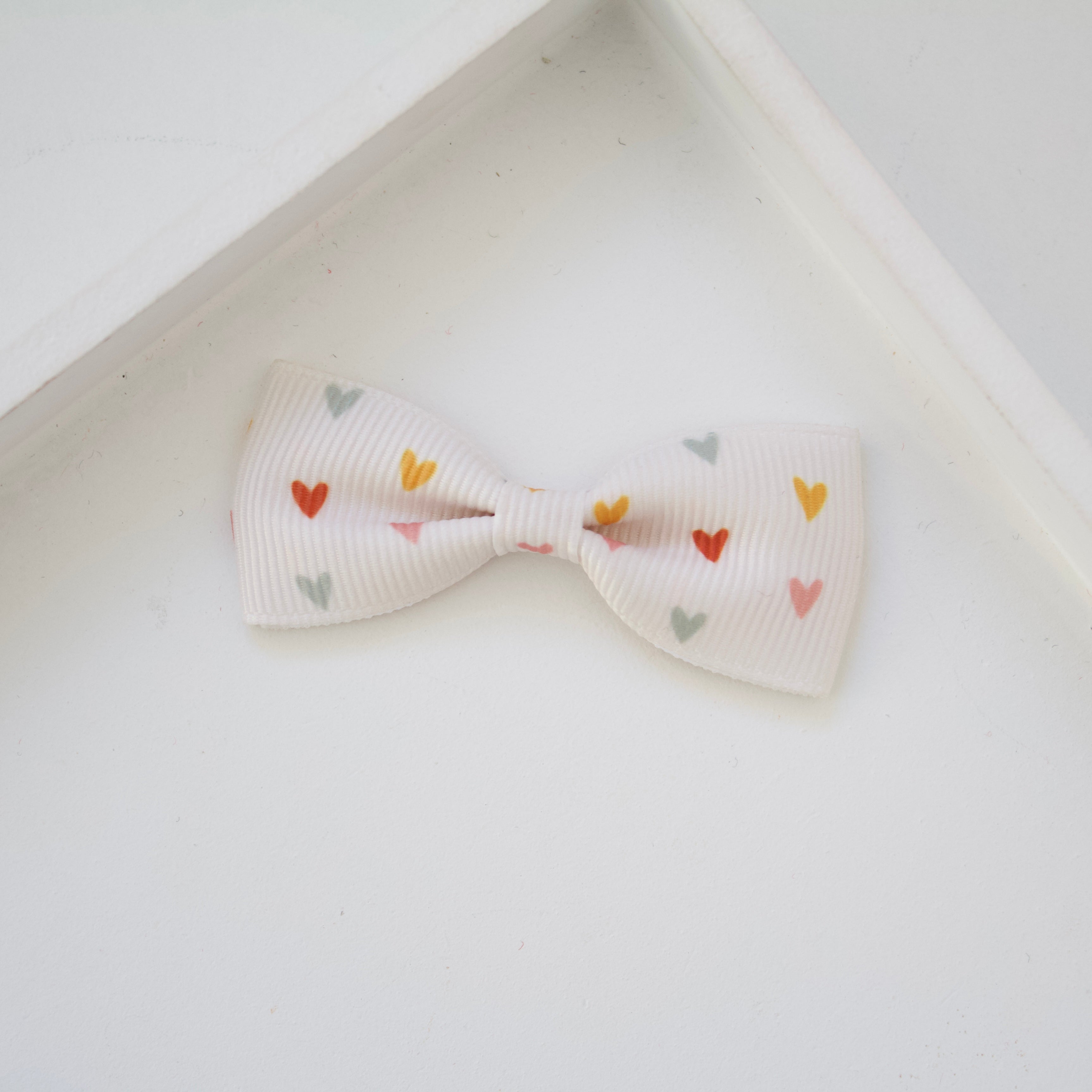 Heart pinch bow | Clip, headband or bobble | 2 Colours