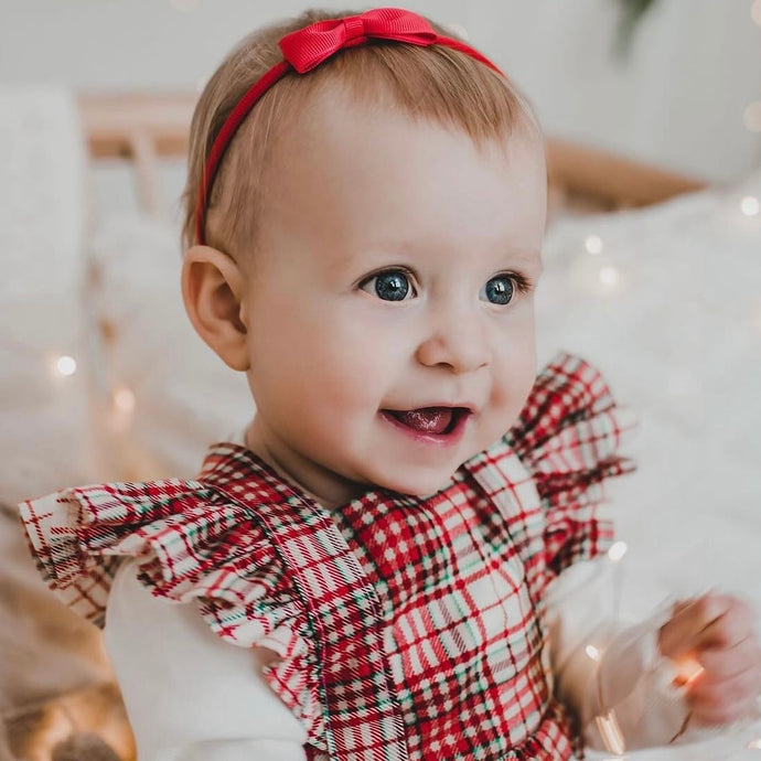 Red pinch bow nylon headband