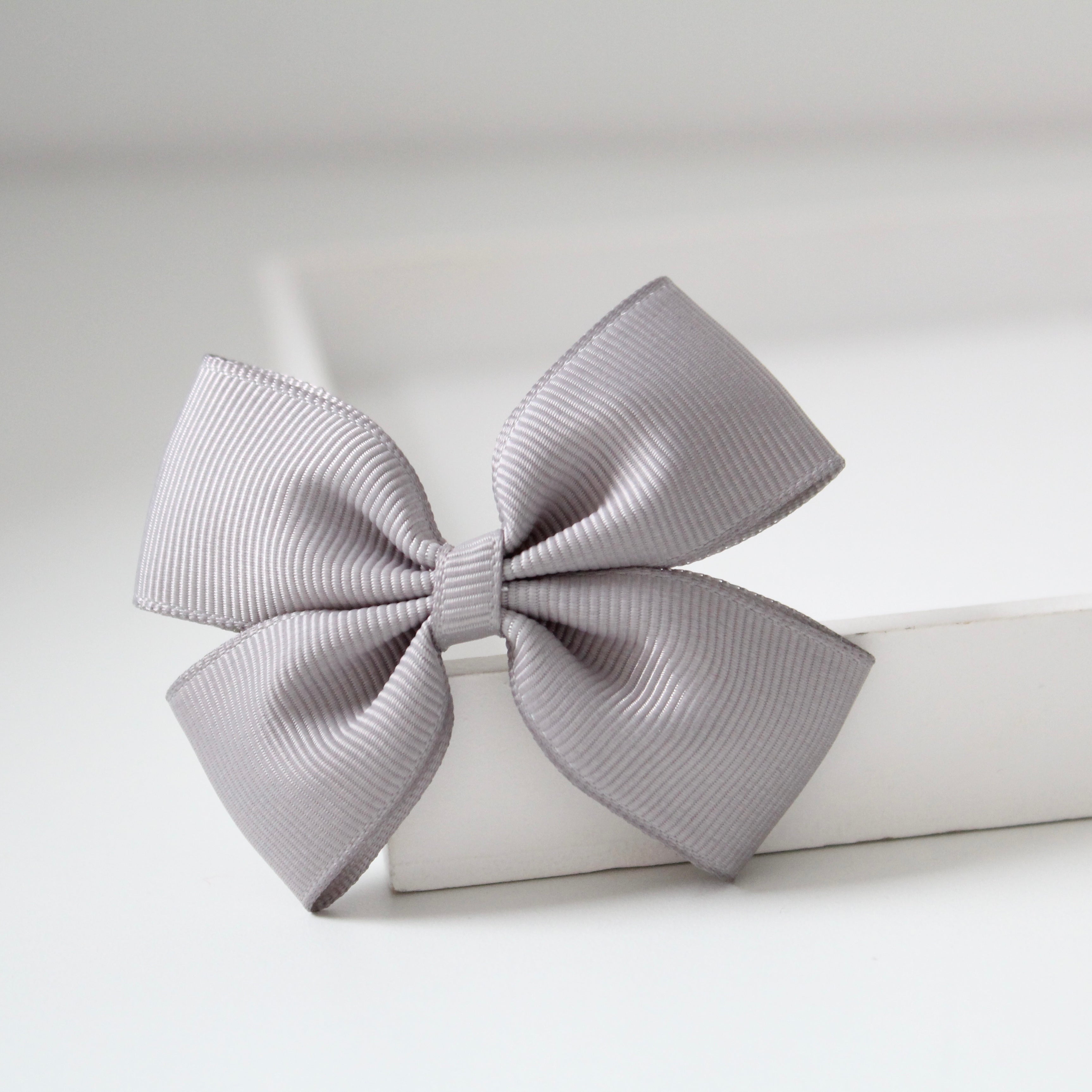 Double pinch ribbon bows | 32 colours | Clip or bobble