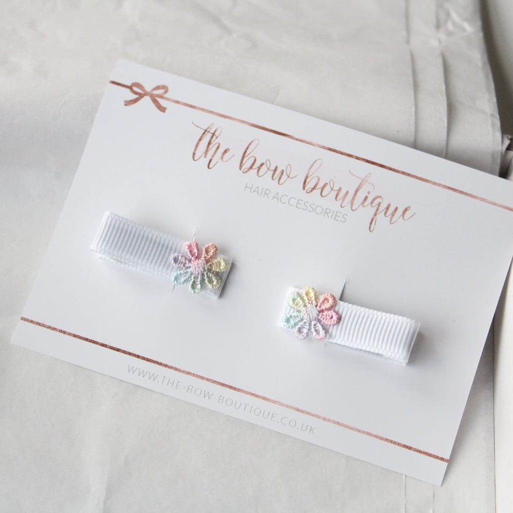 My first pigtail clip set | Rainbow delicate daisy