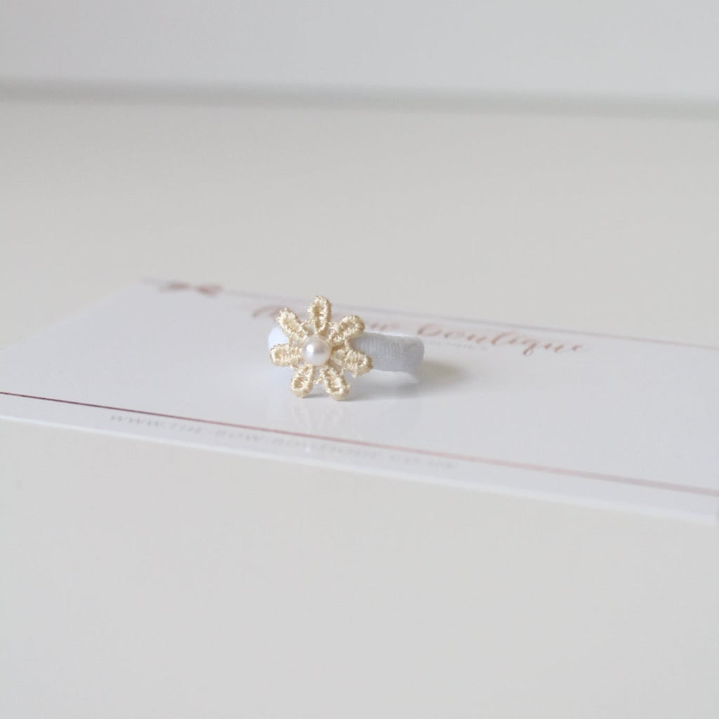 My first delicate bobbles | 2 colours