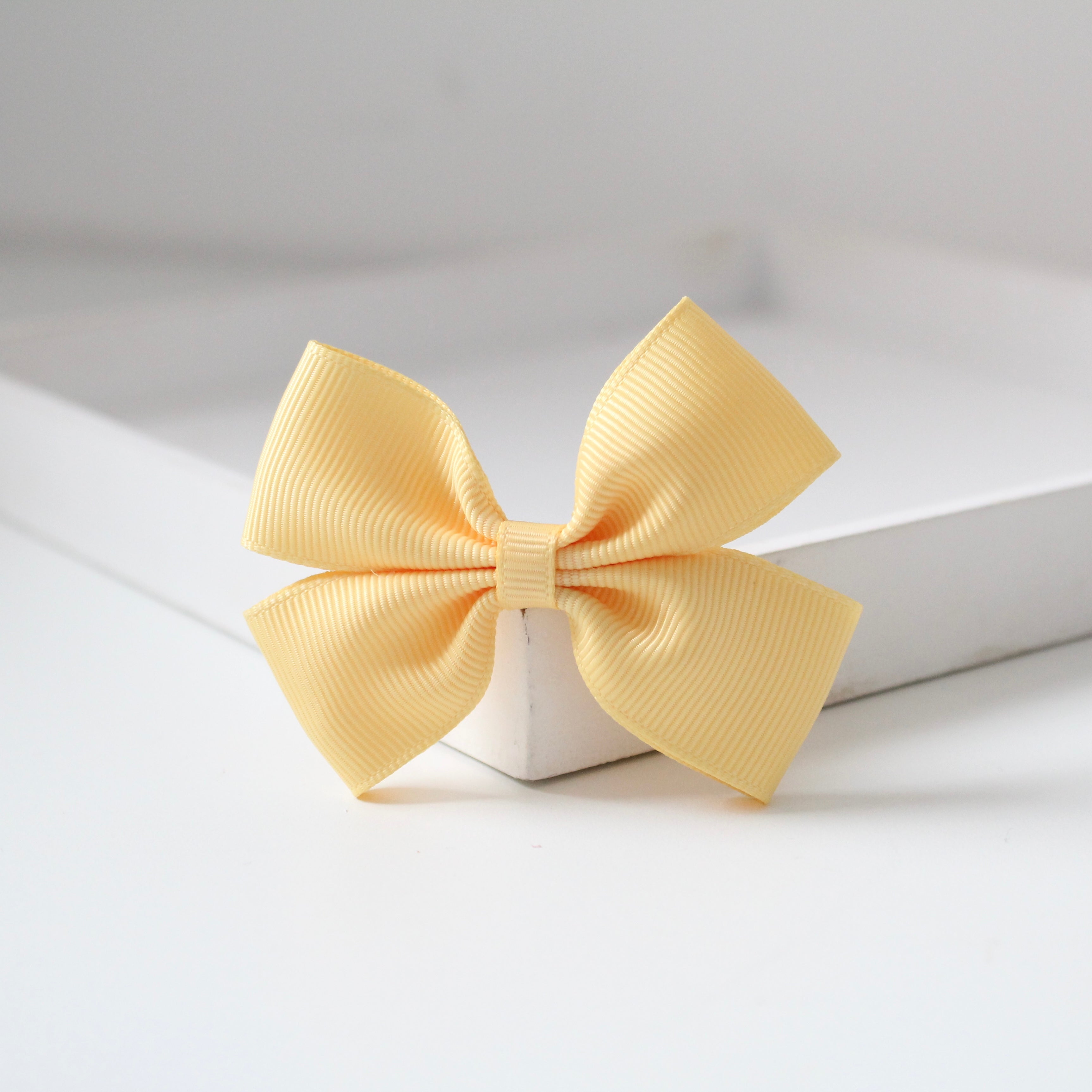 Double pinch ribbon bows | 32 colours | Clip or bobble
