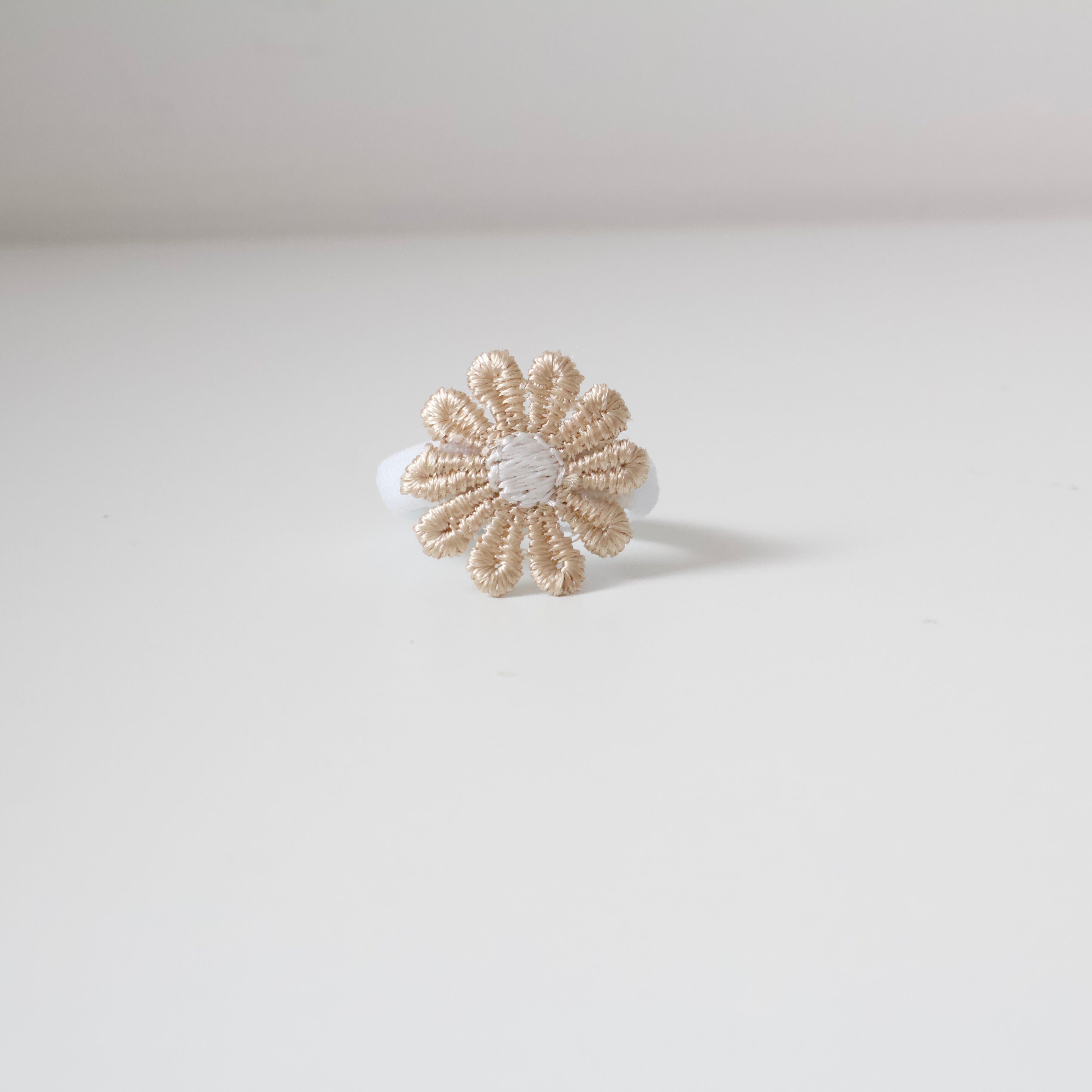 Large delicate bobbles | 2 colours